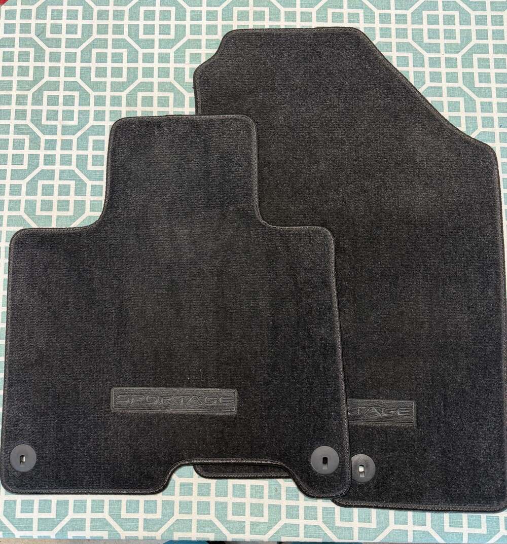 OEM Kia Sportage Carpet Front Floor Mats Black 2023-2025